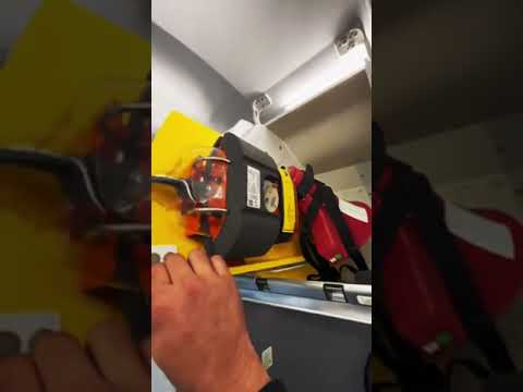 Aircraft ELT (emergency locator transmitter)