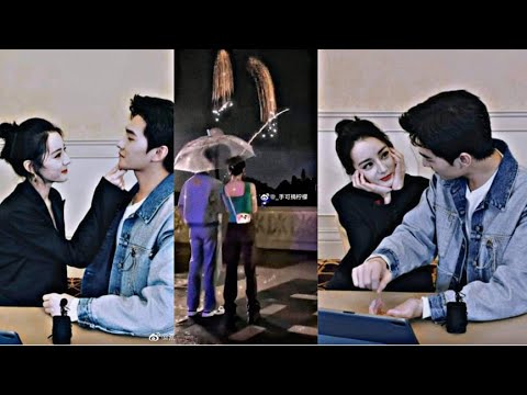 Yang Yang and Dilireba watching the Disneyland Fireworks together