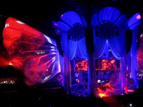 Sensation White 29.5.2010 Praha O2 Arena part8.AVI