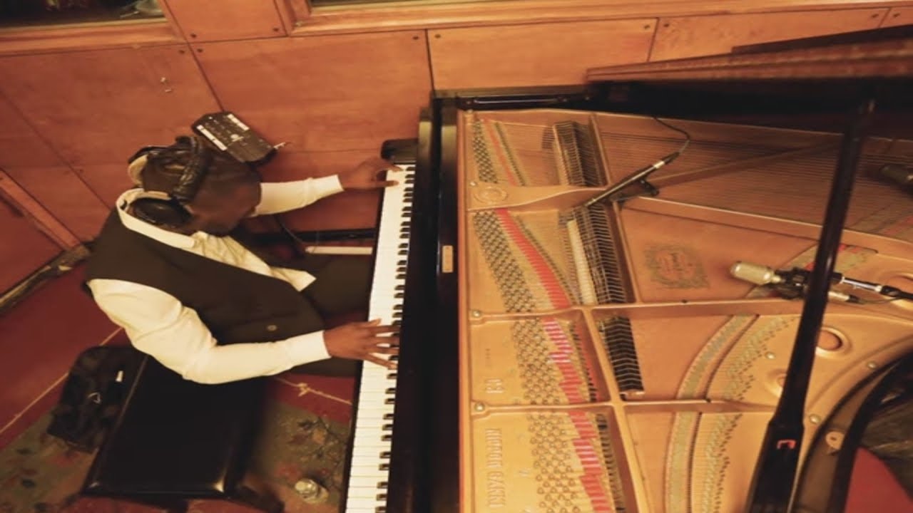 ビッグバンド譜面：シングス・エイント・ホワット・ゼイ・ユースト・トゥ・ビー Twist and Shout PDF | PDF