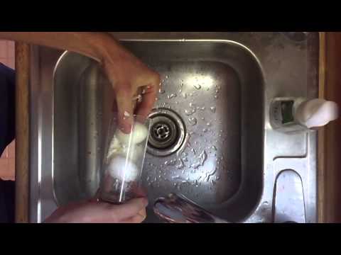 Вижте най-лесното белене на варено яйце