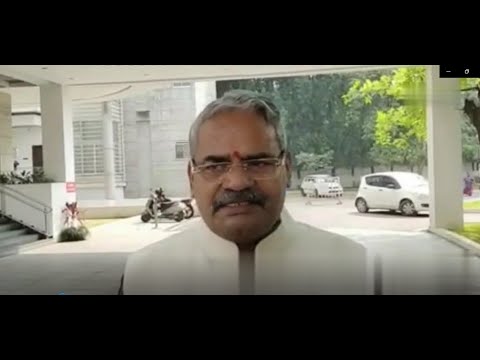 Mugdha Babhulgaonkar News reading + news Anchoring