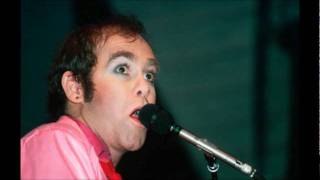 #7 - I Heard It Through The Grapevine - Elton John/Ray Cooper - Live in London 1977