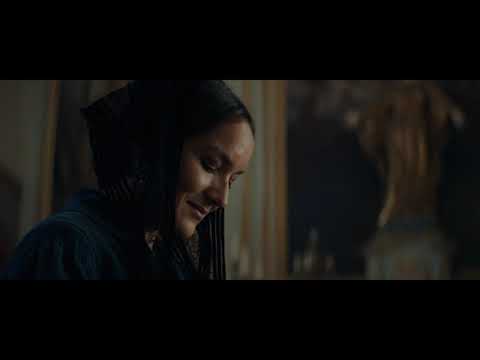 Mercedes lee la carta que le deja Edmundo. El Conde de Monecristo 2024.