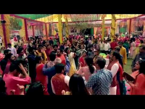 Varun Kapoor Rocking a w...