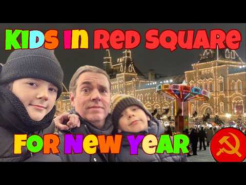 🇺🇸AMERICAN Family walks through RED SQUARE!🇷🇺For NEW YEAR!😱At Night!🚔🌖🗑️In RUSSIA!🎄