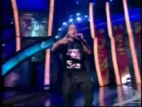 Los Doce Dicipulos -  "Quitate Tu Pa' Ponerme Yo"   Live Latin Grammys