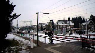 preview picture of video 'Dutch Railroad Crossing/ Level Crossing/ Bahnübergang/ Spoorwegovergang Meerssen'