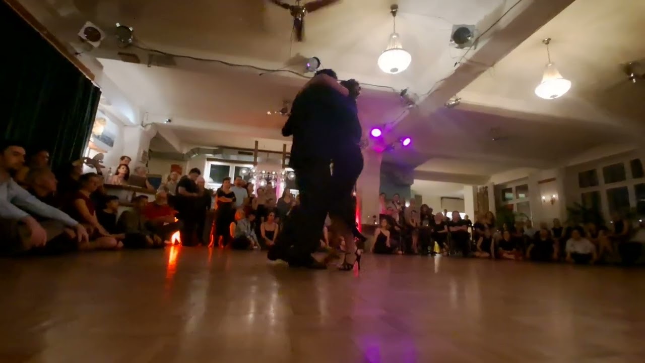 Video thumbnail for Sabrina Masso & Federico Naveira - Indio Manso (1/4)