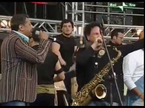 CONCERTO DEL 1° MAGGIO 2007 - ENZO AVITABILE + BOTTARI + KHALED by matrix1428.avi