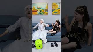 Download lagu The white angel was hit by the black angel。#joker #angel #shorts mp3 Download lagu The white angel was hit by the black angel。#joker #angel #shorts mp3