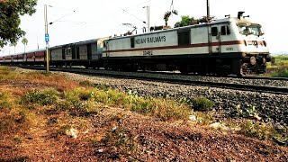 preview picture of video '23 Coacher 12381 Poorva Express with WHITE BEAST HWH P7 in Gaya'