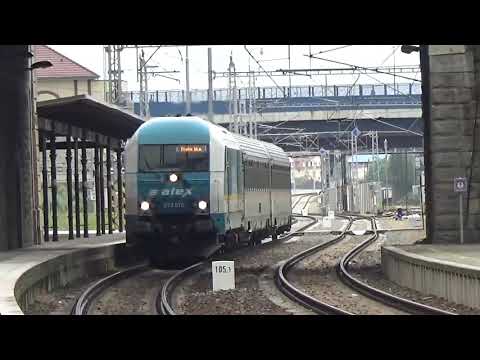 Průjezd 223 070 s vlakem do Prahy Hl.n. žst. Plzeň Jížní předměstí (11.7.2020)