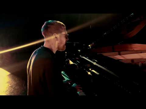 Don’t Let Me Win (live piano version) | Enda Gallery fka Delush