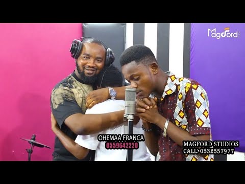 Awwnn 😭😭😭Ohemaa FRANCA Cried the moment Oheneba K Amoani raised this song "S3 Asa"