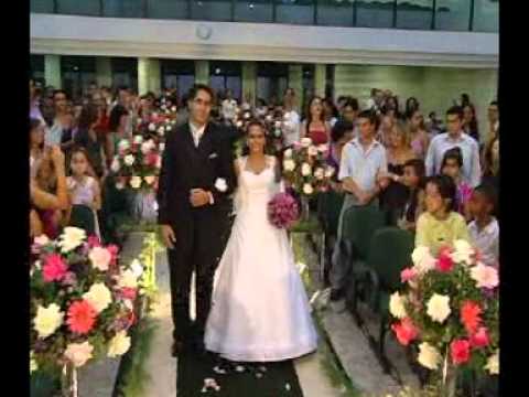 Absoluto Coral - He is Holy