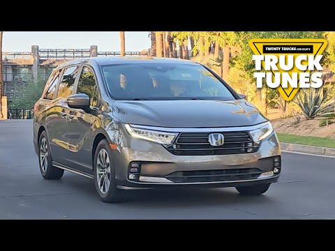 Minivan for Children | Truck Tunes for Kids | Twenty Trucks Channel | Minivan