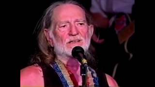 Willie Nelson live at Carl&#39;s Corner 2005 -  I saw the light - Outro