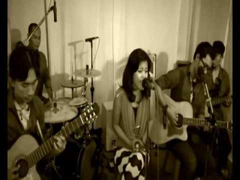 Valerie - Amy Winehouse Cover By The Coustic