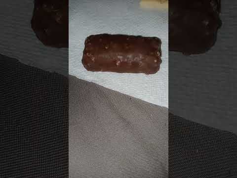 is 100 grand candy good?