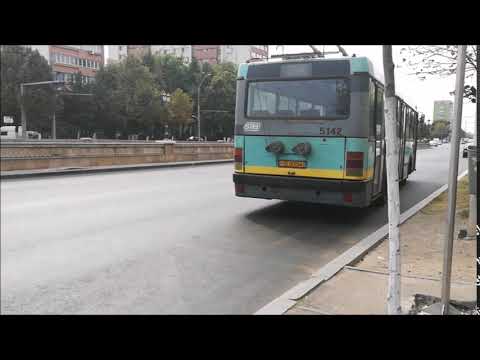 Troleibuzul Astra Ikarus pe linia 74 parasind terminalul Piata Unirii