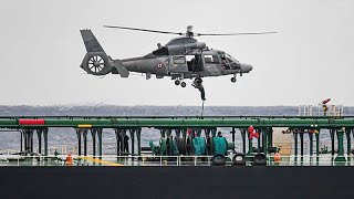 El petrolero ruso a la deriva en el Mediterráneo entra en aguas libias y suenan las alarmas