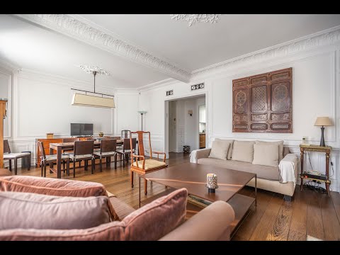 Rue Jacques Coeur Le Marais furnished 2 bedroom apartment for rent