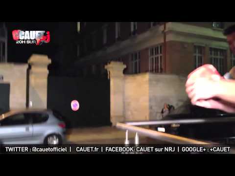 Cauet jeff se prend des pasteques en pleine figure