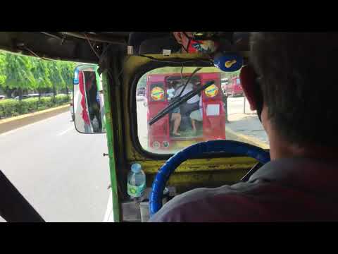 フィリピン・セブ島のジプニー（乗り合いバス）