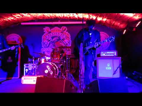 Falling Doves - Paris. Bannermans Bar, Edinburgh 30th Sep 2021.