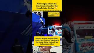 Download lagu Sopir Truk Berhati Mulia! Bantu Penumpang yang Terlambat Naik Kapal #short #tranding #viral #fyp mp3