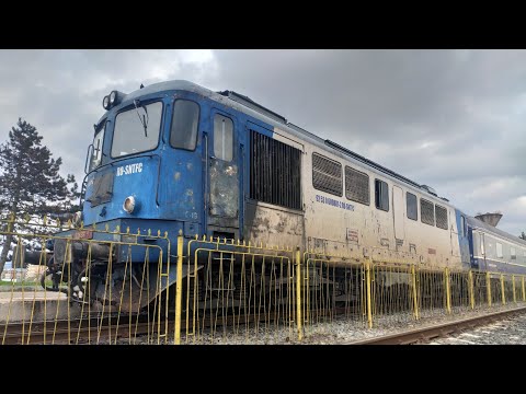 "Fluieroasa" 060-DA 60-0881-2 cu IR-N 1642 Baia Mare-Bucuresti Nord pleacă din gara Baia Mare