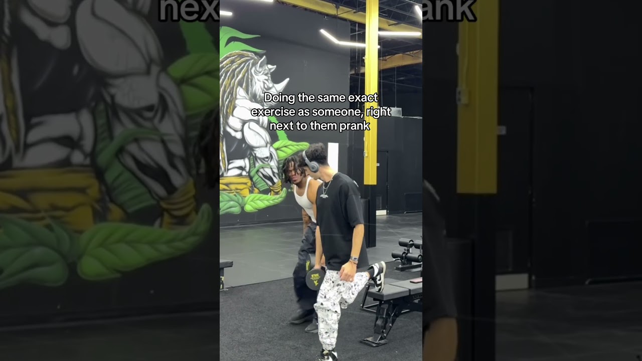 Wonder what he thought 😂 #gymhumor #gym #trendingshorts #fitness #bodybuilding