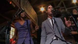 Fitz &amp; the Tantrums-Breakin&#39; the Chains of Love (Live) featuring  Daryl Hall