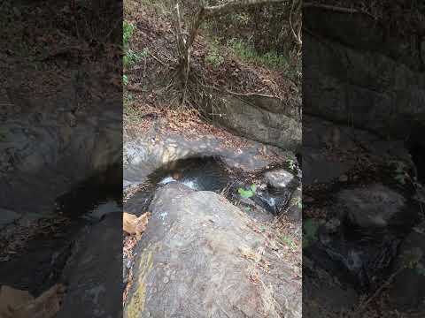 Hermosa Caída de agua, El Salto En Cantón Pacayas de La Laguna en Chalatenango, El Salvador.