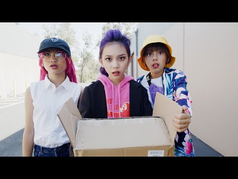 Live Action - Huntrix Meets Saja Boys for the First Time - KPOP DEMON HUNTERS - IRL by Le Gianna