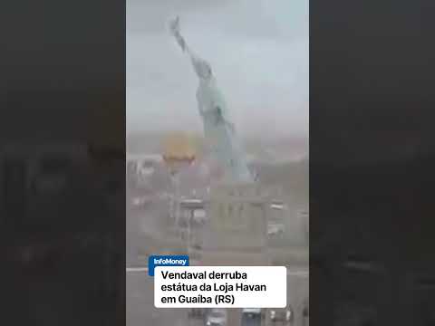 Estátua da Liberdade da Havan é derrubada por ventania no RS