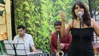 Aline Vivas - Bette Davis Eyes