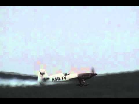 2010 Westfield Intl. Airshow - Michael Goulian in the Extra 330SC