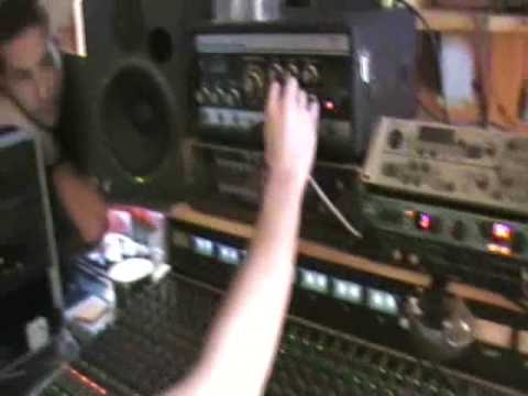 R.esistence in dub in studio da Paolo Baldini per preparare l' adat per i live