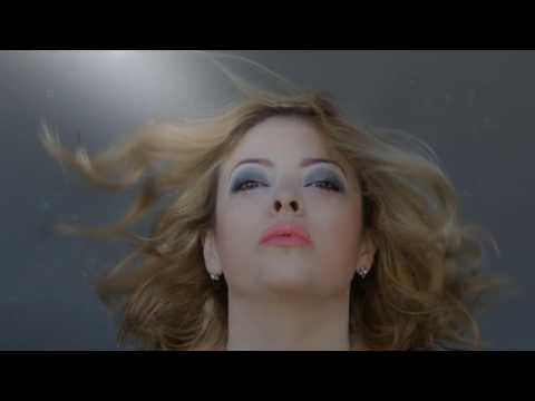Annette Moreno - Debajo Del Agua (Official Lyric Video)