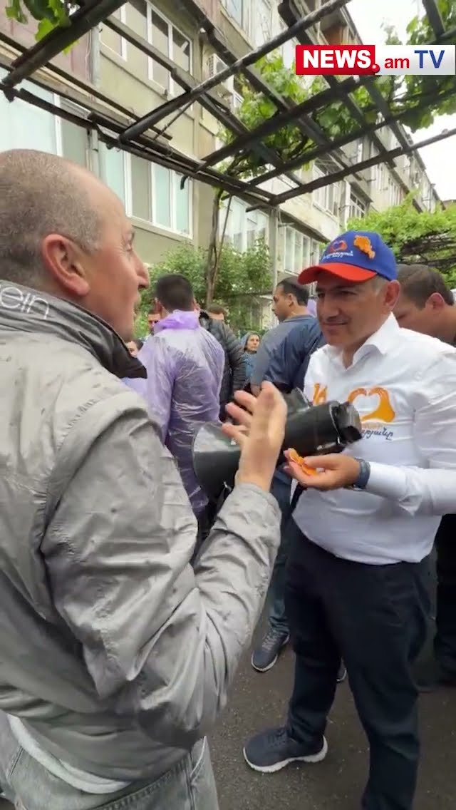 Ես քեզ սիրում եմ. հայտարարեց տղամարդը ու գրկեց Փաշինյանին