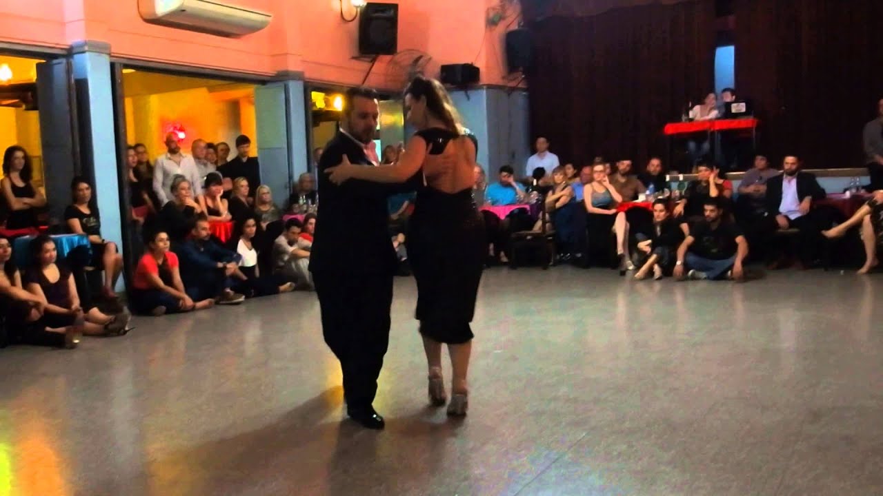 Video thumbnail for FERNANDO GALERA y SILVINA VALZ en Viva la Pepa 25 Oct 2015 (2/4)