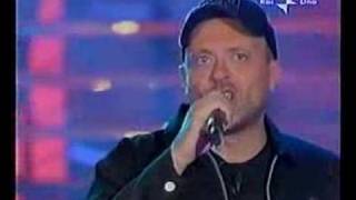 Max Pezzali al treno dei desideri canta &quot;Sei fantastica&quot;