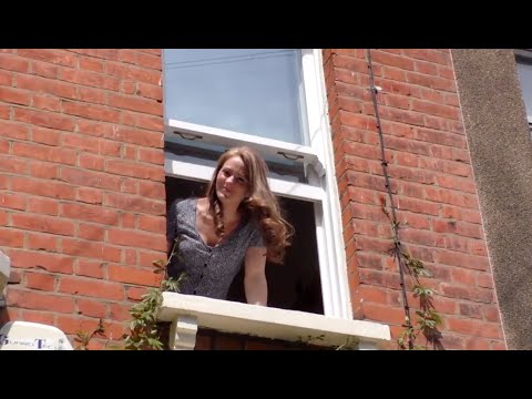 Video $The People Next Door