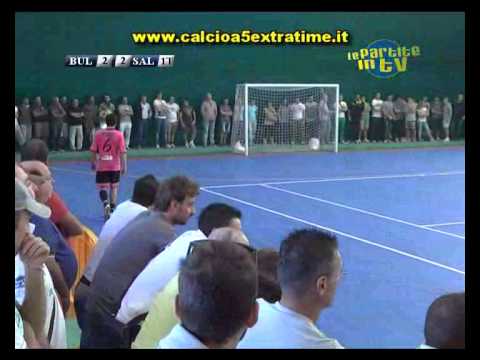 Buldog Lucrezia Salinis 4 9, Calcio a 5 Marche