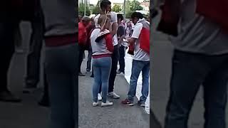 Funcionário do Benfica a vender bilhetes a actor