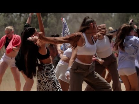 Israeli dancers perform in memory of Nova victims, as sounds of Israel-Hamas war echo | VOA News