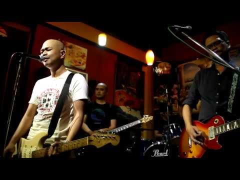 Your Comedy (Live) - Sheila and the Insects