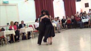 Virginia Cutillo y Jose Halfon bailando el Vals AEROPLANO en la Milonga VIDA MIA